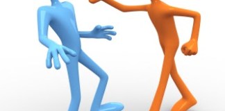 Criticar en un blog no da derecho a la cesión del nombre de dominio